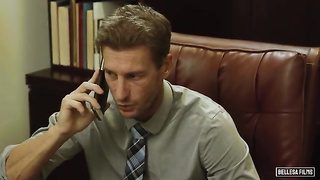 Kenna é uma secretária gostosa