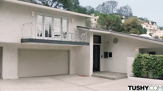 Jillian e Kenzie são escravas do prazer