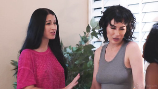 Sexy Girl, Sexy Girl & Sexy babe: Room For Three