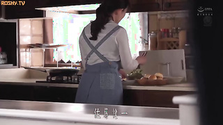 [ROE-179] The moment the husband left, the mother and son engage in incestuous sex within 2 secondst