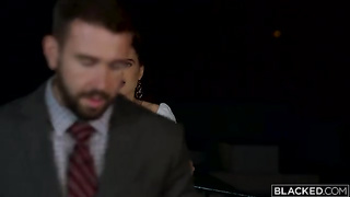 Lana mete com muita vontade