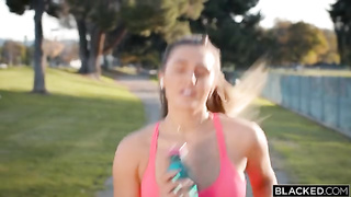 Ella faz um cardio diferente