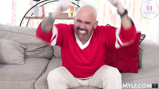 Me gusta la nueva tradición familiar ....subt