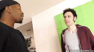 Keisha tem lindos seios e mama muito gostoso