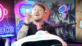 Hardcore , MILF, fucks a Midget