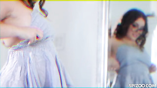 Leana senta com gosto