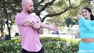 Alexa faz exercícios de manhã