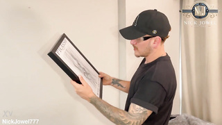 Khloe, la jefa cachonda de Devil, convence a un pintor de casas para tener sexo Esp