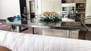 Lorena Lorado - Subtitulado - Bikini rojo, culo aceitoso 🔥