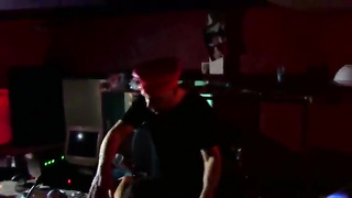 Fiesta en la discoteca. Sexo en grupo Europeas/Españoles DP intercambio de chicas