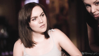 dos chicas se follan a su madrastra