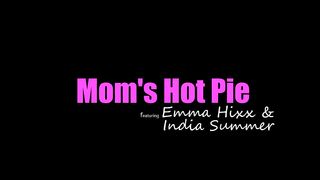 Share mother and daughter for mom`s hot pie