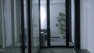 [JUR-389] Married secretary, a president’s office filled with sweat and kisses, a mature queen appea