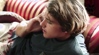 Nina Elle - Masaje a Hijastro (SUB ESPAÑOL)