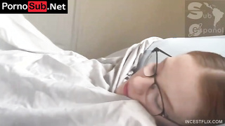 Compartiendo la cama con mi hermanastra