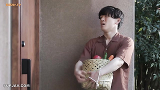 [JUQ-925] With overwhelming hip movements from the sweating married woman, I creamed inside her with