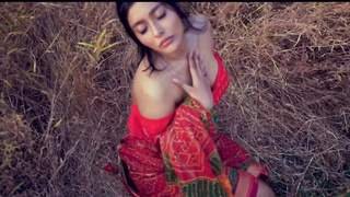 Gaon Ki Ladki Khet Mein Nangi Ho Gayi