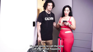 Sarah Black Mamá comparte una cama de Hotel con su Hijo Sub Esp