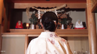 [MFYD-032] Okami Uru Uru indulges a tireless old man with intense kissing and hospitality sex until