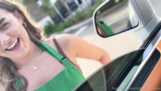Selina Bentz - Little Starbucks Waitress Gets Fucked In The Car (20/5/25)