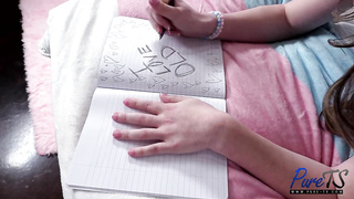 Jovencita morena tacones rosa Christian TRANS