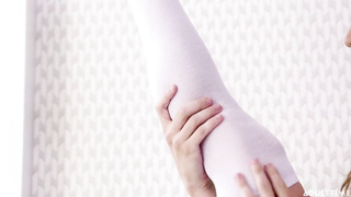 Morena lencería blanca TRANS