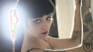 Española Holly Machiaveli anal con amigo del novio