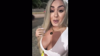 Lucky Guy On The Bus With Wife - Juju Furacao