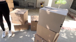 Chloe Foxxe Takes Her Stepbrother's Virginity Before Going to College