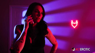 Parker Skyes - Get's All Turned On In Sleazy Motel XXX