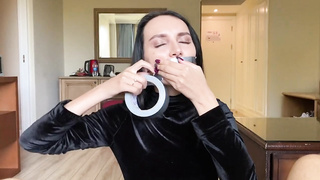 Handjob Leads to Cumshot on Her Pretty Face